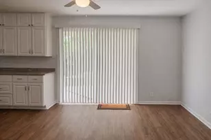 913 Patricia Dr, Sherman, TX 75090 - Photo 5