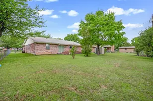 913 Patricia Dr, Sherman, TX 75090 - Photo 15