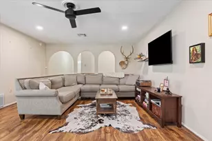 103 York Dr, Lorena, TX 76655 - Photo 5