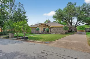 3917 Felisa Pl, Fort Worth, TX 76133 - Photo 3
