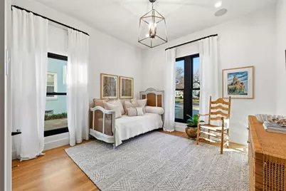 806 Thomasson Drive, Dallas, TX 75208 - Photo 19