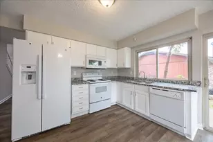 532 Kent Dr, Lewisville, TX 75067 - Photo 7