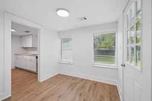 908 E Houston St, Sherman, TX 75092 - Photo 5