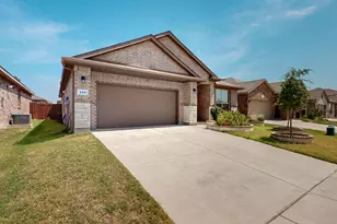 224 Oldcastle Wy, Fort Worth, TX 76052 - Photo 3