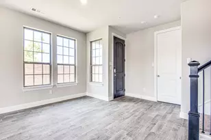 641 Hutchinson Ln, Lewisville, TX 75077 - Photo 7