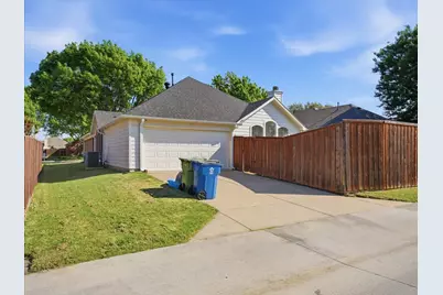 1316 Pelham Lane, Lewisville, TX 75077 - Photo 25