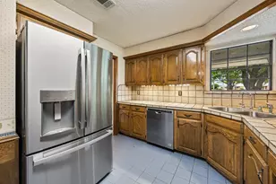 2106 Meadowview Cir, Garland, TX 75043 - Photo 7