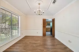 2106 Meadowview Cir, Garland, TX 75043 - Photo 5