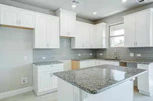 572 Hutchinson Ln, Lewisville, TX 75077 - Photo 3