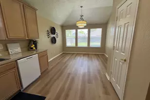 1015 Tyler James Dr, Burleson, TX 76028 - Photo 5