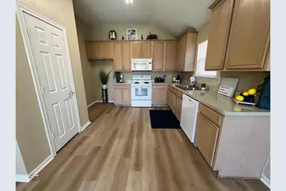 1015 Tyler James Drive, Burleson, TX 76028 - Photo 7