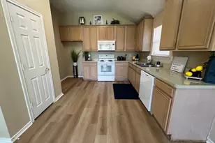 1015 Tyler James Dr, Burleson, TX 76028 - Photo 7