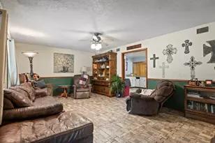 504 E 3rd, Mt Pleasant, TX 75455 - Photo 3