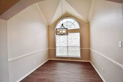 1402 Lost Creek Drive, DeSoto, TX 75115 - Photo 5