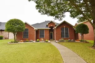 1402 Lost Creek Dr, DeSoto, TX 75115 - Photo 1