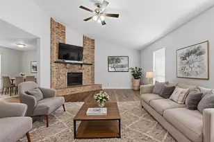 2117 Newbury Dr, Arlington, TX 76014 - Photo 3