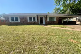 132 Columbia, Palestine, TX 75803 - Photo 1