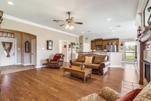 3901 Bonita Ct, Granbury, TX 76049 - Photo 7