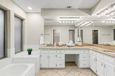 5603 Louise Way Drive, Arlington, TX 76017 - Photo 13