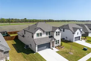 2217 Maple Ridge Dr, Van Alstyne, TX 75495 - Photo 3