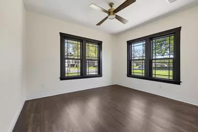 1112 S Travis Street, Sherman, TX 75090 - Photo 25