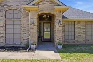 3802 Buena Vista Cir, Granbury, TX 76049 - Photo 5