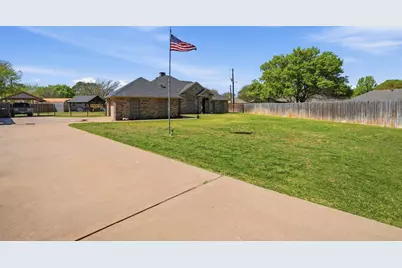 3802 Buena Vista Circle, Granbury, TX 76049 - Photo 3