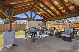 3802 Buena Vista Cir, Granbury, TX 76049 - Photo 35