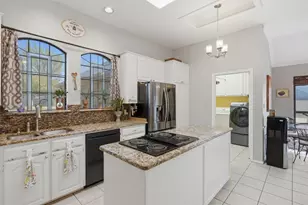 3802 Buena Vista Cir, Granbury, TX 76049 - Photo 11