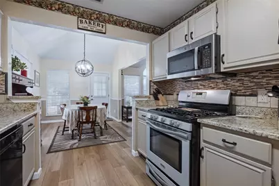 4511 Queenswood Drive, Grand Prairie, TX 75052 - Photo 7