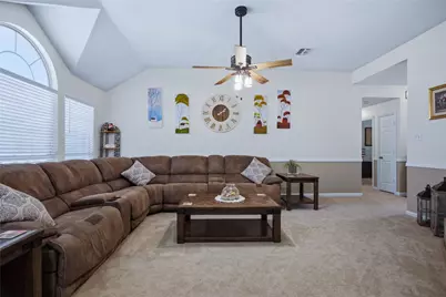 4511 Queenswood Drive, Grand Prairie, TX 75052 - Photo 5