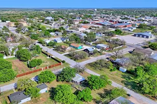 601 Baylor St, Nocona, TX 76255 - Photo 21