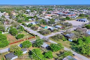 601 Baylor St, Nocona, TX 76255 - Photo 9