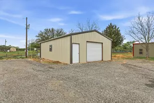 1445 Co Rd 3690, Paradise, TX 76073 - Photo 25