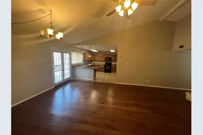 2317 Sharpshire Lane, Arlington, TX 76014 - Photo 3