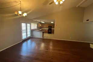 2317 Sharpshire Ln, Arlington, TX 76014 - Photo 3