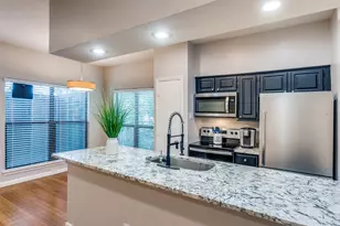 7525 Holly Hill Dr, Dallas, TX 75231 - Photo 11