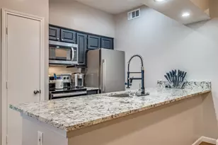 7525 Holly Hill Dr, Dallas, TX 75231 - Photo 17