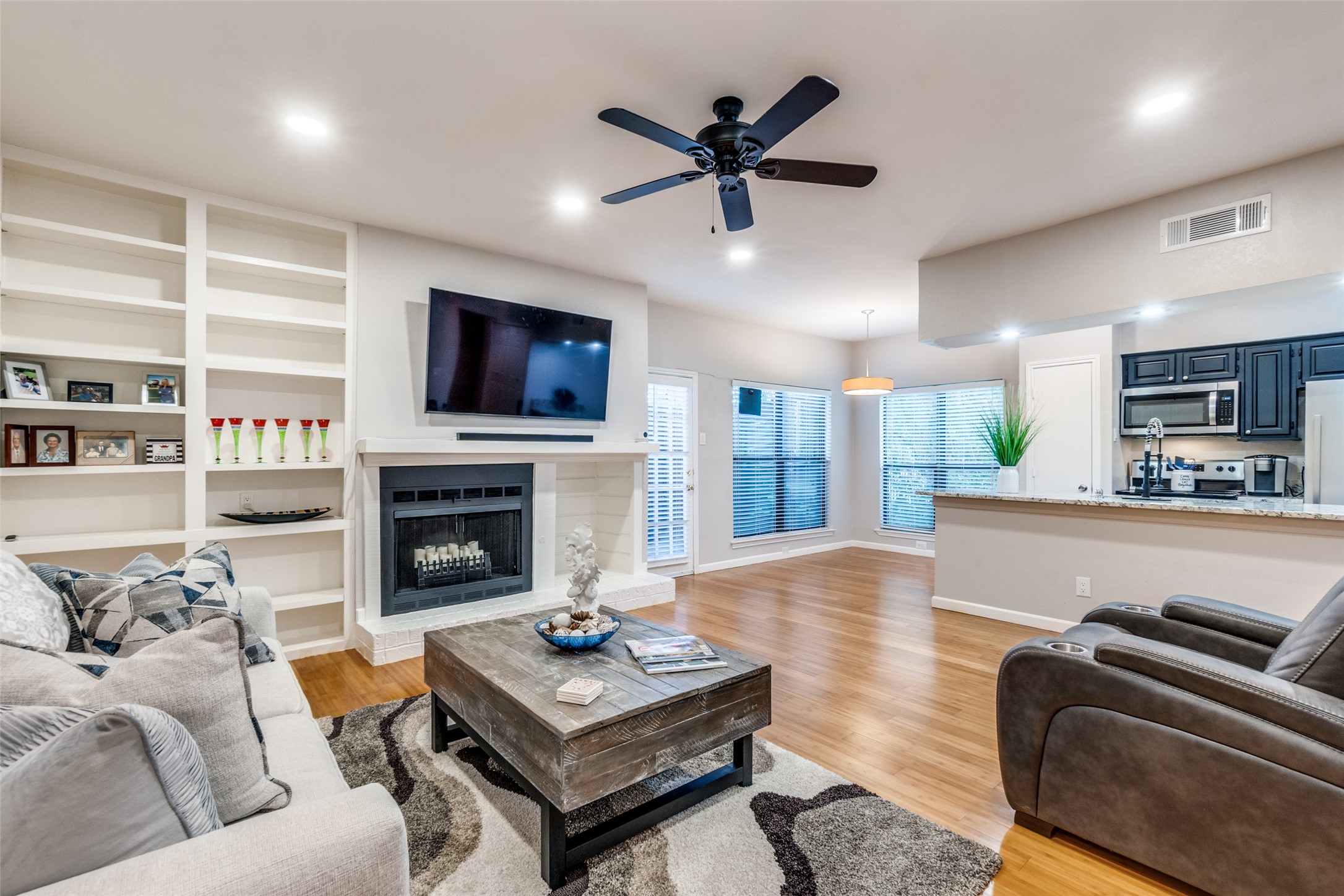 75231 7525 Holly Hill Dr #1, Dallas, TX 75231 - MLS 21223651 - Coldwell Banker