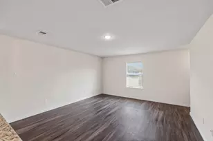 2417 Abigail Ln, Mabank, TX 75147 - Photo 7