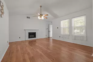 10013 N Suttonwood Dr, Fort Worth, TX 76108 - Photo 3