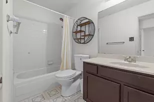 10013 N Suttonwood Dr, Fort Worth, TX 76108 - Photo 11