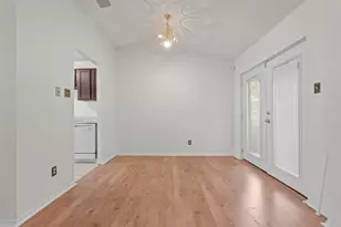 10013 N Suttonwood Dr, Fort Worth, TX 76108 - Photo 5