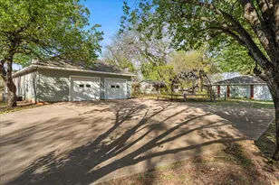 204 Plantation Ave, Pottsboro, TX 75076 - Photo 5