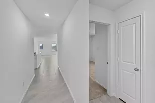 2521 Bunkerton Dr, Fort Worth, TX 76179 - Photo 5