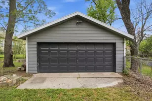 909 N 34th St, Waco, TX 76710 - Photo 5