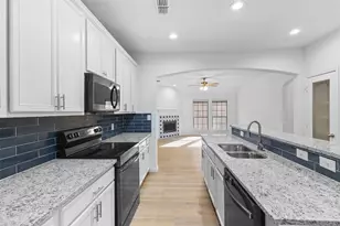 6136 Lochmoor Dr, Fort Worth, TX 76179 - Photo 9