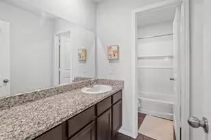 5677 Topwater Trl, Fort Worth, TX 76119 - Photo 9