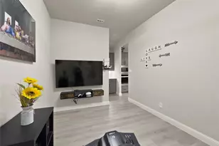 3722 Autumncrest St, Grand Prairie, TX 76065 - Photo 7