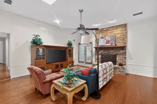 10128 Cimmaron Trail, Dallas, TX 75243 - Photo 9